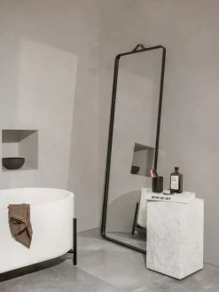 Norm Floor Mirror fra<Audo Copenhagen Online