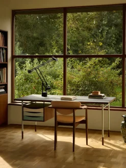 Nyhavn Skrivebord u. Skuffekassette af Finn Juhl<House of Finn Juhl Best