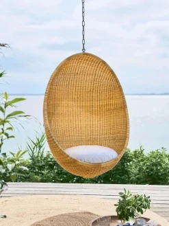 Outdoor Hanging Egg af Nanna Ditzel<Sika-Design Hot