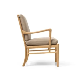 OW149 Colonial lænestol, eg olie, Terra-læder af Ole Wanscher<Carl Hansen & Søn Sale