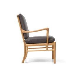 OW149 Colonial lænestol, eg olie, Terra-læder af Ole Wanscher<Carl Hansen & Søn Sale