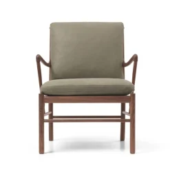 OW149 Colonial lænestol, valnød olie, Terra-læder af Ole Wanscher<Carl Hansen & Søn Best