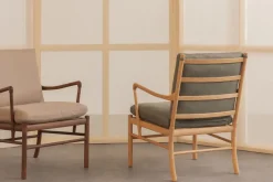 OW149 Colonial lænestol, valnød olie, Terra-læder af Ole Wanscher<Carl Hansen & Søn Best