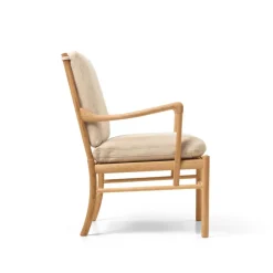 OW149 Colonial lænestol, valnød olie, Terra-læder af Ole Wanscher<Carl Hansen & Søn Best