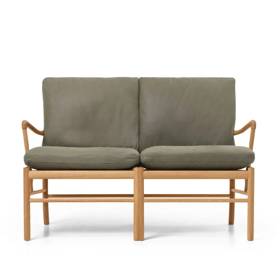 OW149-2 Colonial sofa eg olie, Terra-læder af Ole Wanscher<Carl Hansen & Søn Sale