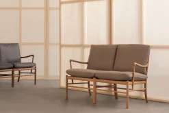 OW149-2 Colonial sofa valnød olie, Terra-læder af Ole Wanscher<Carl Hansen & Søn Hot