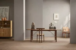 OW58 T-stolen af Ole Wanscher<Carl Hansen & Søn Hot