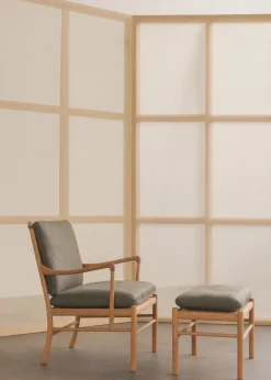OW149F Fodskammel til Colonial lænestol, eg olie, Terra-læder af Ole Wanscher<Carl Hansen & Søn New