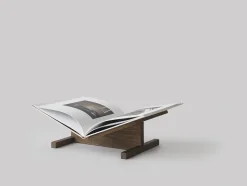Page Bookstand, Smoked Oak fra<New Mags