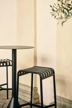 Palissade Cone Table fra<HAY