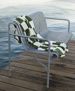 Palissade Dining Bench Armrest, Deep Blue fra<HAY Hot