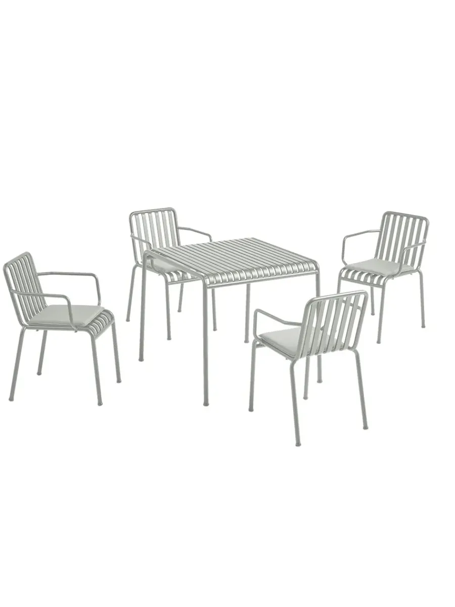 Palissade sæt, 4 armstole og bord i sky grey fra<HAY Discount