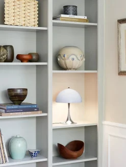 Panthella 250 bordlampe, grå opal fra<Louis Poulsen Sale