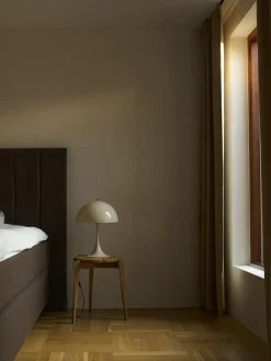 Panthella 320 bordlampe, opal af Verner Panton<Louis Poulsen Discount