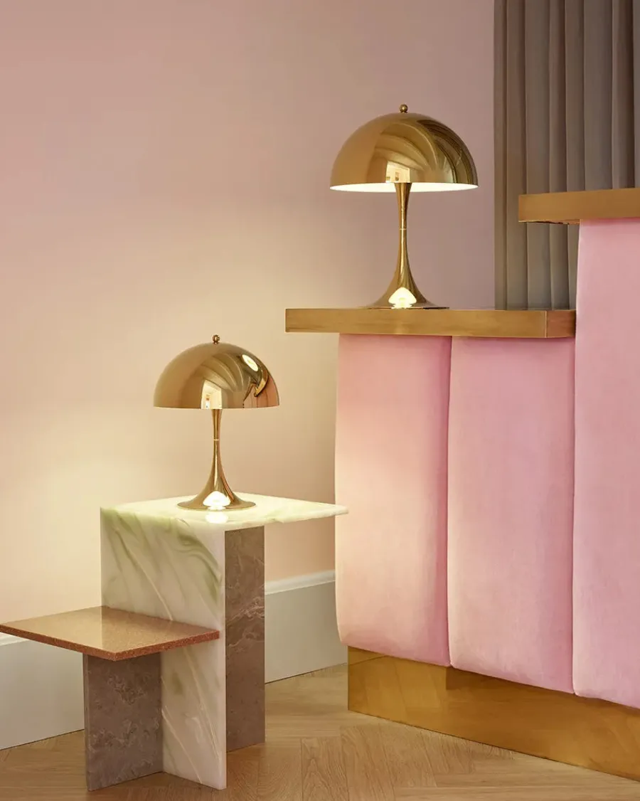 Panthella 250 bordlampe, pale rose af Verner Panton<Louis Poulsen Sale