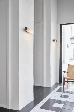 Papilio Single Væglampe, brushed brass fra<Anour New