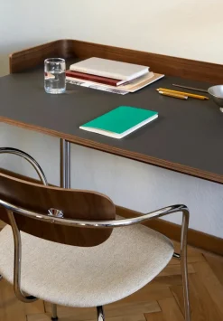 Pavilion Skrivebord AV16 fra<&Tradition Hot