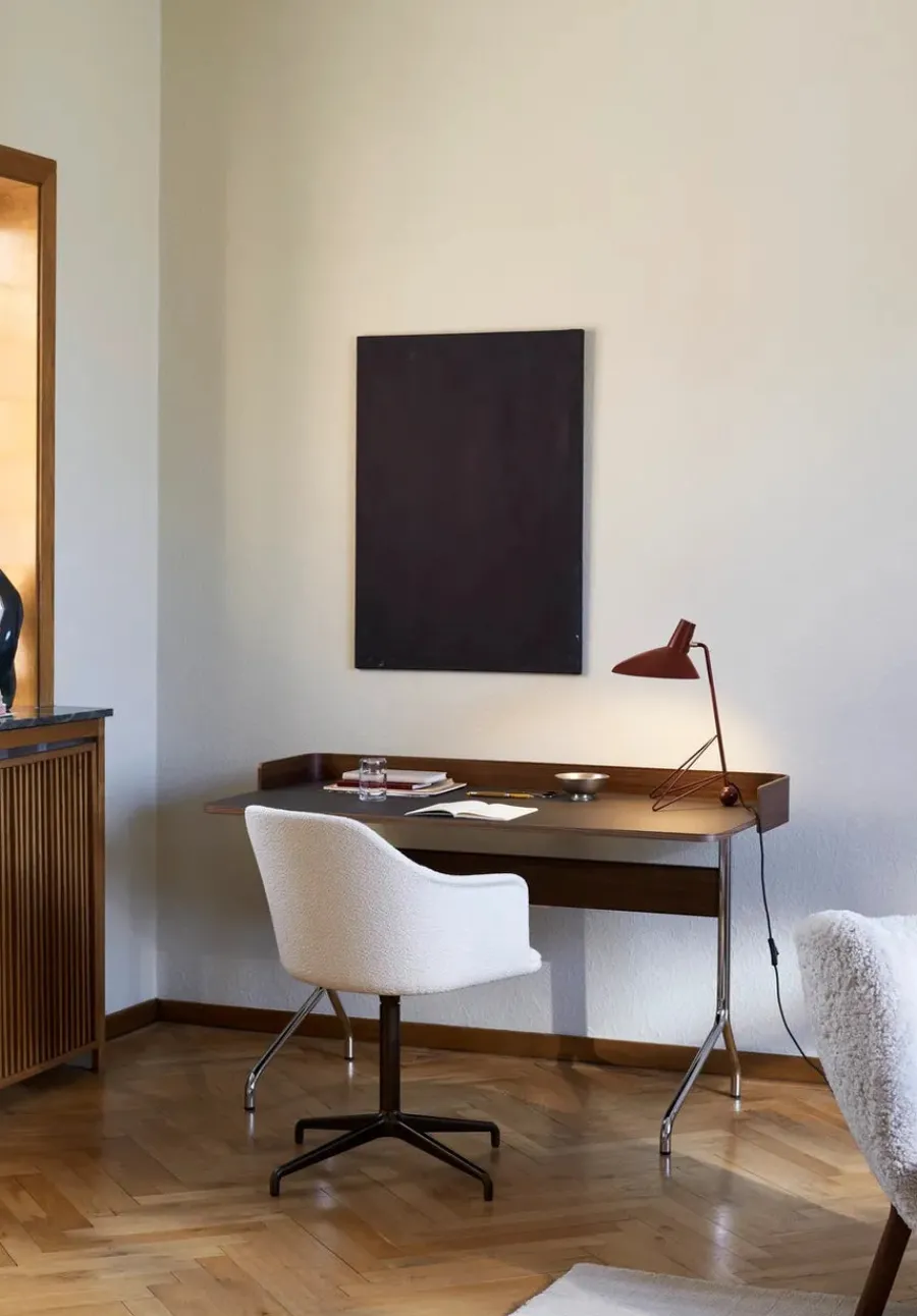 Pavilion Skrivebord AV16 fra<&Tradition Hot