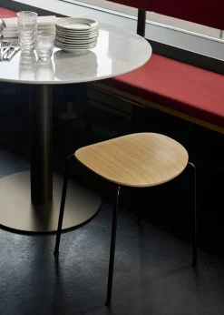 Pavilion Stool AV36 fra<&Tradition Online