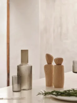 Pebble Grinder, Dark Brown fra<Ferm Living Hot