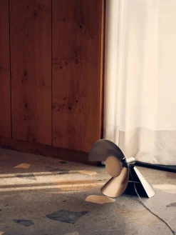 Peel Bordlampe fra<Frandsen Hot