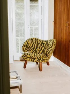 Pelikan stol, valnød af Finn Juhl<House of Finn Juhl Online