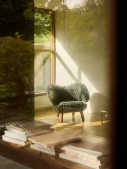 Pelikanstolen, gotlandsk fåreskind af Finn Juhl<House of Finn Juhl Online