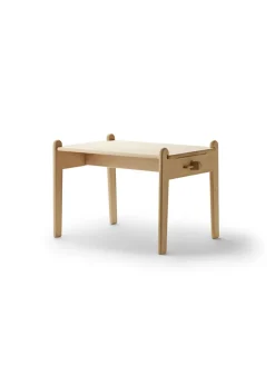 Peters Bord CH411 af Hans J. Wegner<Carl Hansen & Søn Online