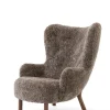 Petra VB3 Chair, sahara sheepskin/walnut fra<&Tradition New