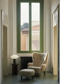 Petra VB3 lænestol inkl. Skammel,  Ecriture 0640 fra<&Tradition New