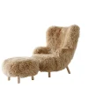 Petra VB3 lænestol inkl. Skammel,  Sheepskin honey 50 fra<&Tradition Clearance