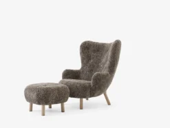 Petra VB3 lænestol inkl. Skammel,  Sheepskin honey 50 fra<&Tradition Clearance