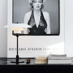 PH 3½-2½ Bordlampe, rød af Poul Henningsen<Louis Poulsen New