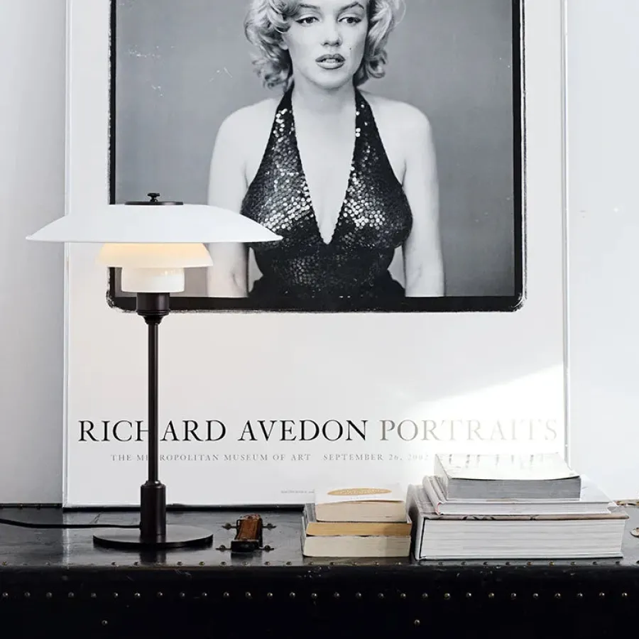 PH 3½-2½ Bordlampe, rød af Poul Henningsen<Louis Poulsen New