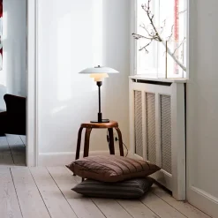 PH 3½-2½ Bordlampe, rød af Poul Henningsen<Louis Poulsen New