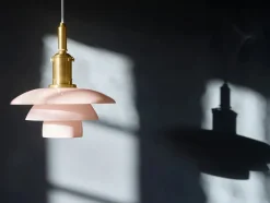 PH 3/3 pendel, messing/opalt glas, limited edition 2022 af Poul Henningsen<Louis Poulsen New