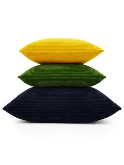 Phlox Cushion i gul, 45 x 45 cm fra<Kvadrat Online