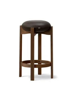 Pioneer Bar Stool, smoked oak/primo 86 fra<Fredericia Furniture Hot