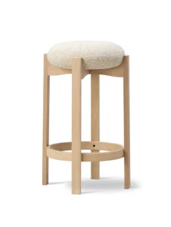 Pioneer Bar Stool, smoked oak/primo 86 fra<Fredericia Furniture Hot
