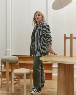 Pioneer Stool, lacquered oak/max 95 fra<Fredericia Furniture Best