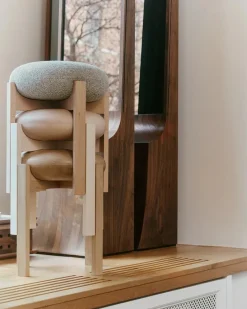 Pioneer Stool, lacquered oak/max 95 fra<Fredericia Furniture Best