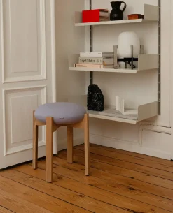 Pioneer Stool, lacquered oak/max 95 fra<Fredericia Furniture Best
