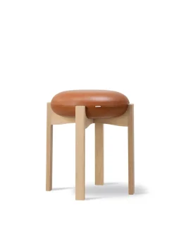 Pioneer Stool, smoked oak/primo 86 fra<Fredericia Furniture Online
