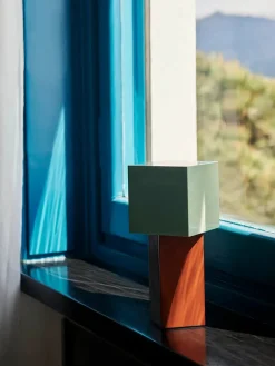 Pivot Portable Lamp, rusty mint fra<&Tradition Outlet