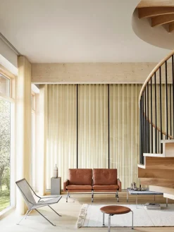 PK31/2 2 pers. Sofa af Poul Kjærholm<Fritz Hansen Discount