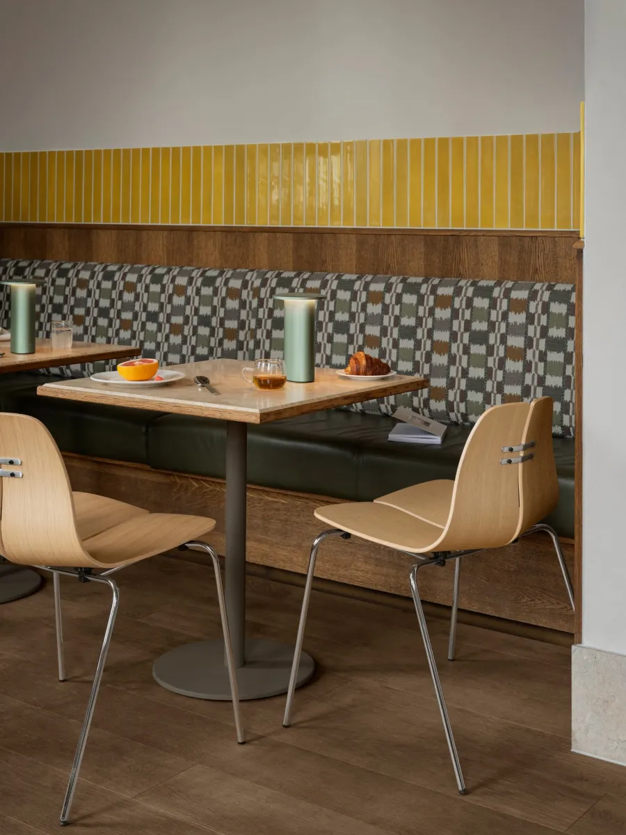 PK3 spisebordsstol, eg af Poul Kjærholm<Fritz Hansen Hot