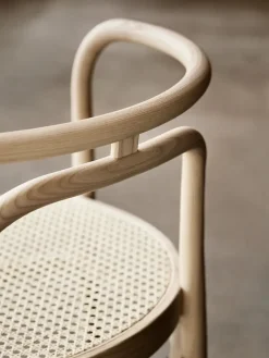 PK15 Stol, sortfarvet ask af Poul Kjærholm<Fritz Hansen Online