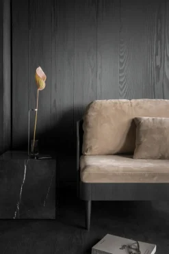 Plinth Cubic Black Nero Marquina marmor fra<Audo Copenhagen Sale