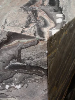 Plinth Cubic, grey galaxy marble fra<Audo Copenhagen Best