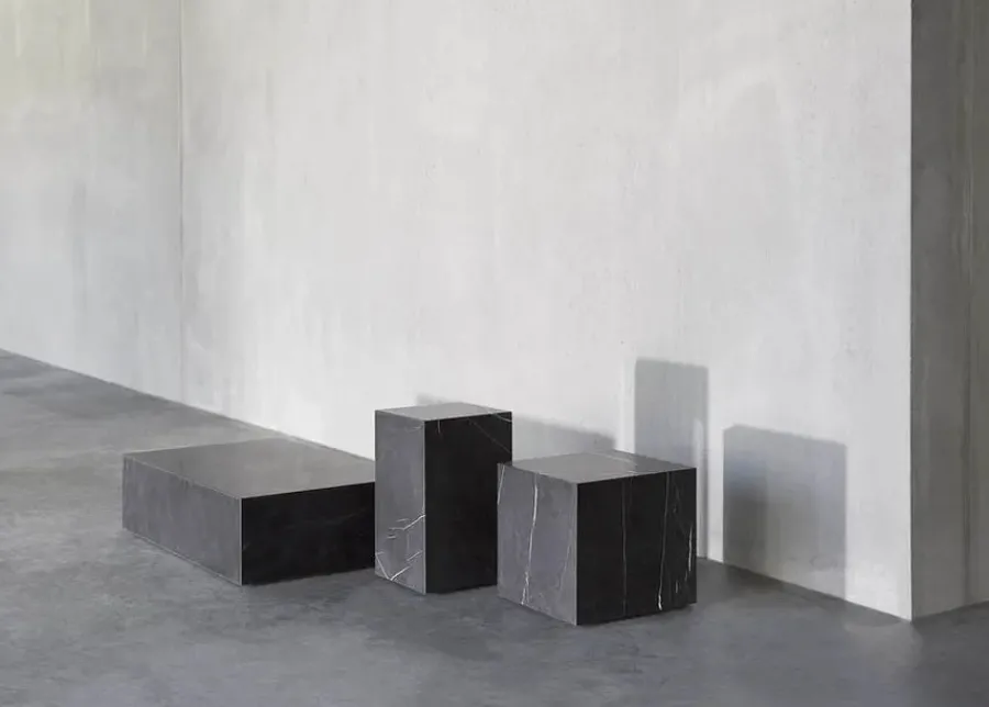 Plinth Cubic, grey galaxy marble fra<Audo Copenhagen Best